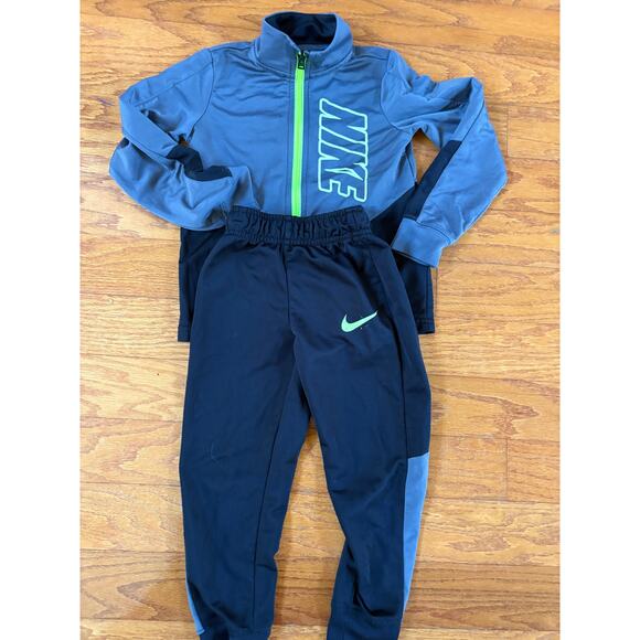 Nike Boys Grey & Black Tracksuit Set Size 4T | Neon Green Zip & Logo - Picture 2 of 6